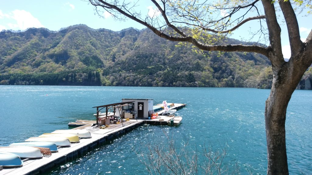 赤谷湖のボート乗り場